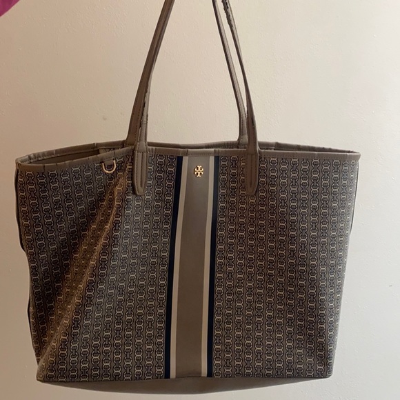 Tory Burch Handbags - Tory Burch Gemini tote